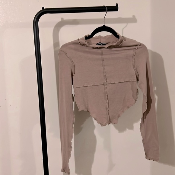 Contrast stitch drop hem crop top (2 tops) - Picture 3 of 6